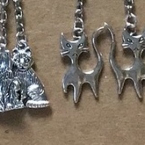 CAT Charm fishhook earwire earrings, long dangle earrings w/silver metal chain - Picture 3 of 3
